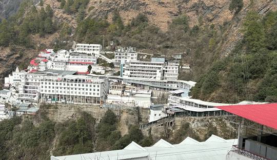 Dehradun to Katra Cab